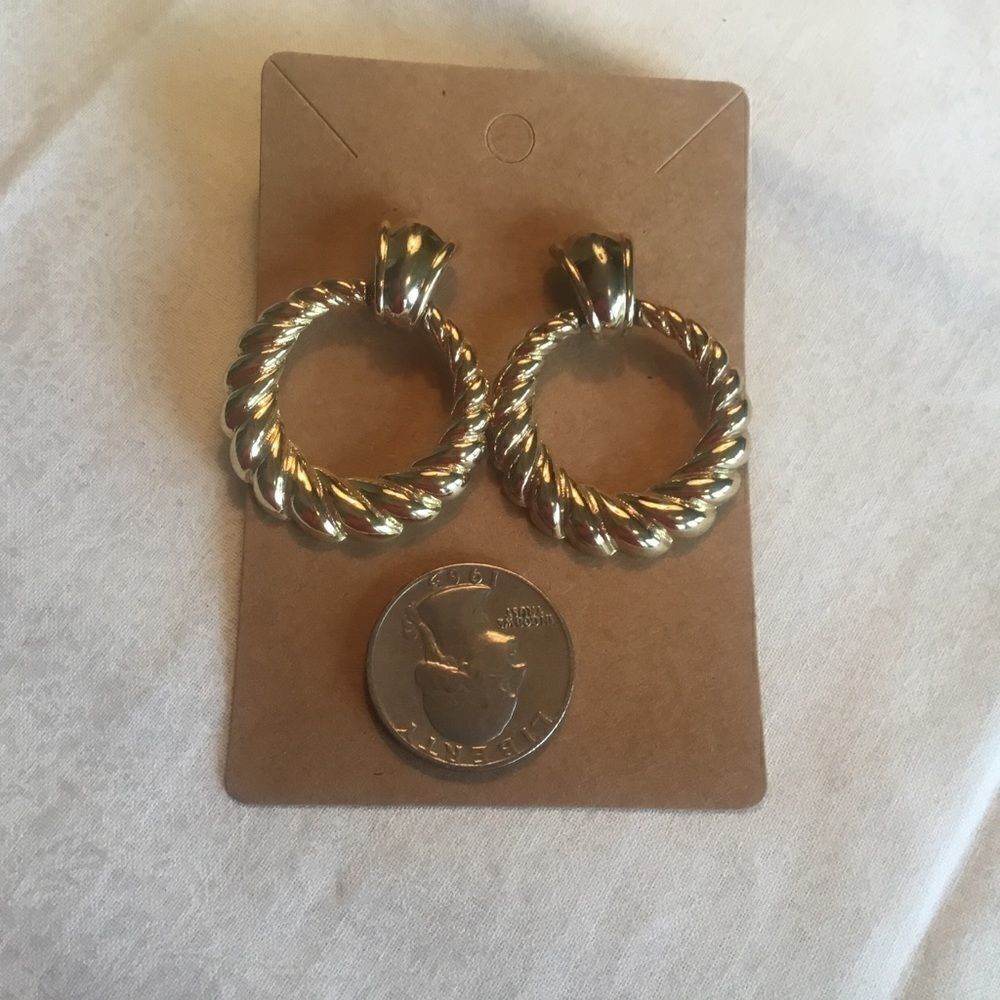 $10 ea or 3/$20. Goldtone Door Knocker Earring - Picture 8 of 9